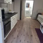 Mit Terrasse