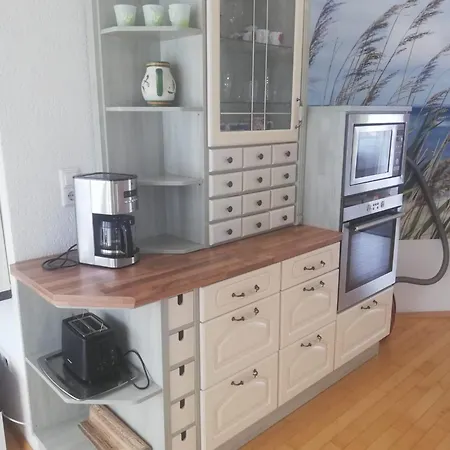 Mit Terrasse 아파트 *