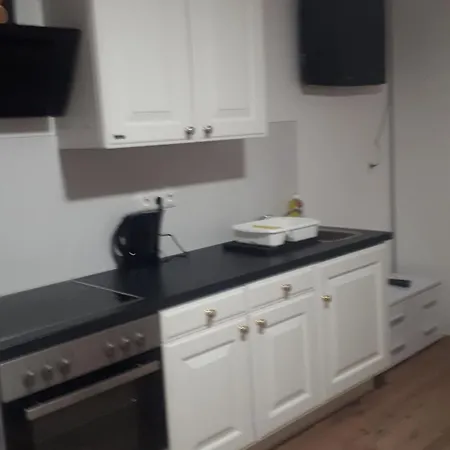 Mit Terrasse 아파트 *